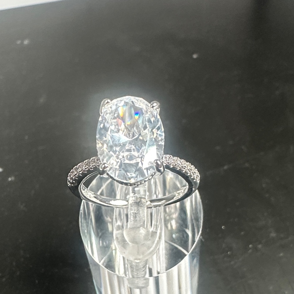 Fashion Jewelry Silver Ring Size 8 - Picture 2 of 9